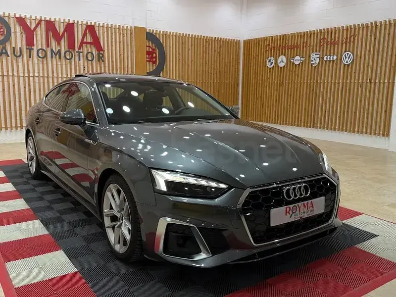 Usado Audi A5 Sportback S-Line 163 CV (119 kW) 2021 Gris / plata Utilitario