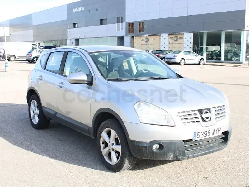 Usado Nissan Qashqai Acenta 150 CV (110 kW) 2008 Gris / plata SUV
