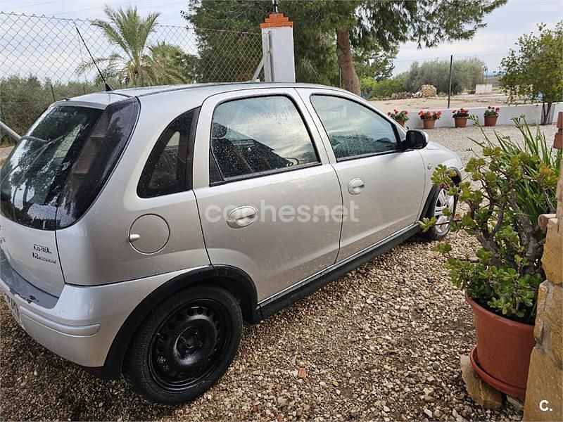 Usado Opel Corsa 80 CV (58 kW) 2006 Gris / plata Utilitario