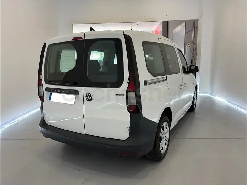 Usado VW Caddy Life 122 CV (89 kW) 2022 Blanco Monovolumen