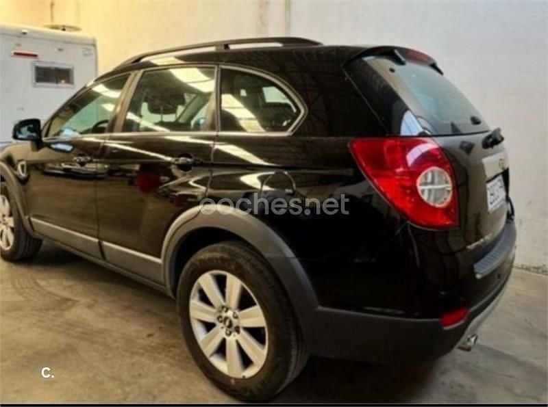 Usado Chevrolet Captiva LT 150 CV (110 kW) 2007 Negro SUV