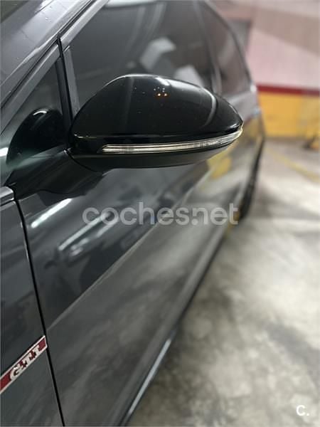 Usado VW Golf VII GTI 290 CV (213 kW) 2019 Gris / plata Berlina