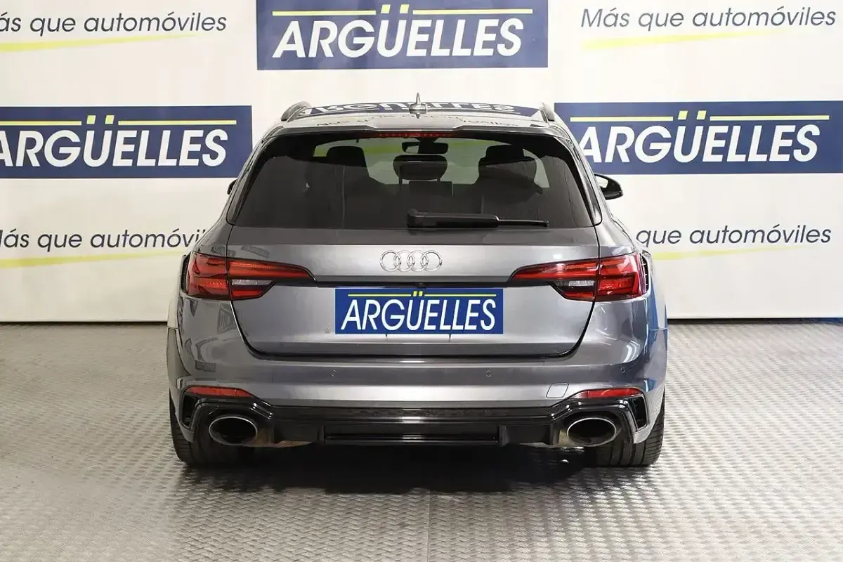 Usado Audi A4 450 CV (330 kW) 2018 Gris Familiar
