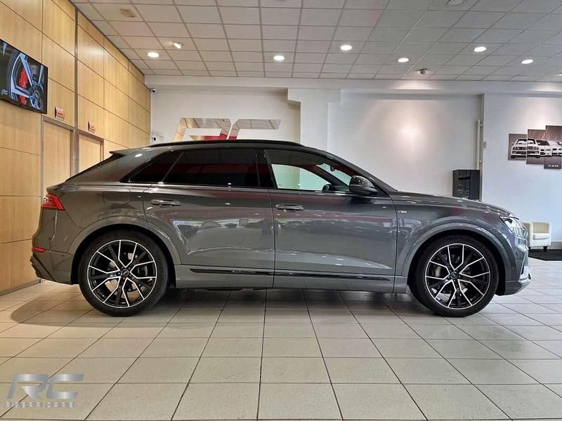 Usado Audi Q8 S-Line 286 CV (210 kW) 2020 Gris / plata SUV