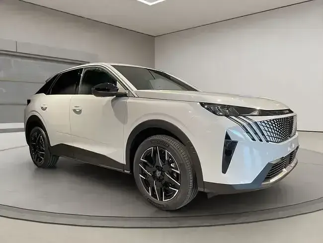 Nouvelle Peugeot 3008 Allure 145 ch (106 kW) 2025 Blanc SUV
