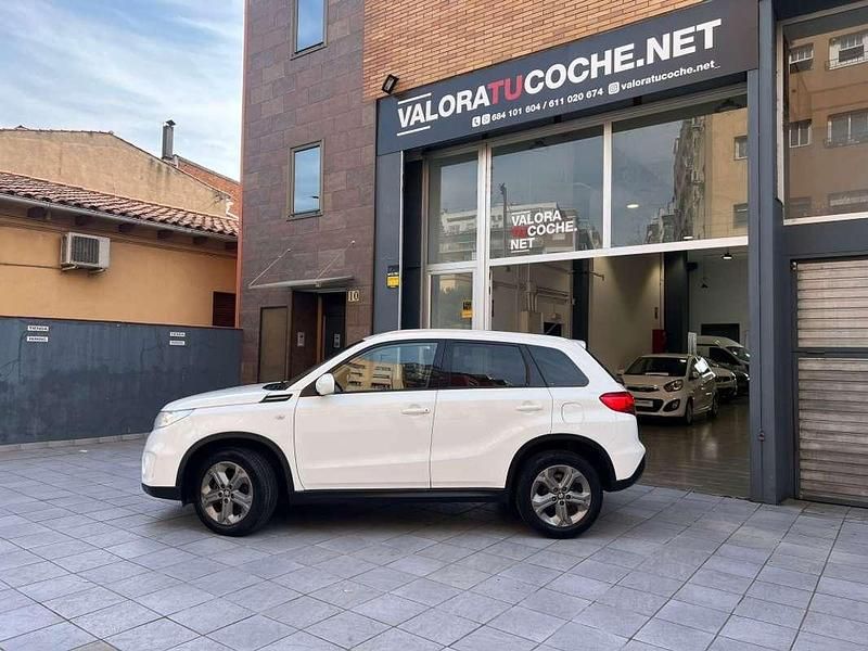 Usado Suzuki Vitara GLX 120 CV (88 kW) 2016 Blanco SUV