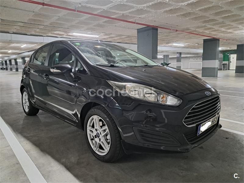 Negro Usado 2014 Ford Fiesta Trend Utilitario | 5990 € (Buen precio) - Imagen 1/4