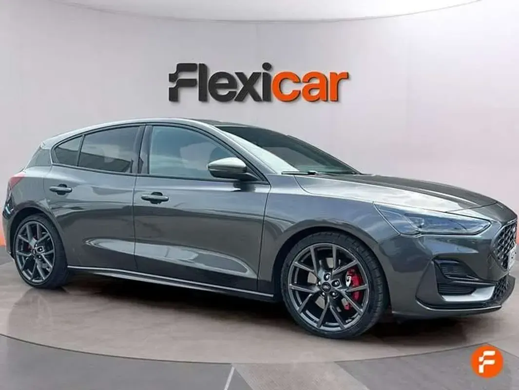 Usado Ford Focus ST 280 CV (205 kW) 2025 Gris Utilitario