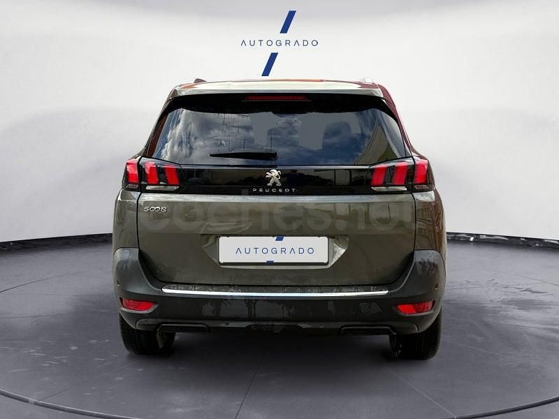 Usado Peugeot 5008 Allure 130 CV (95 kW) 2019 Gris / plata SUV