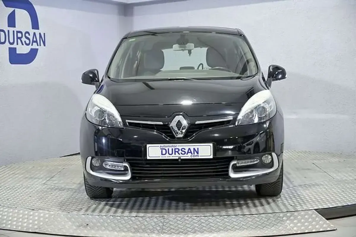 Usado Renault Scénic III 116 CV (85 kW) 2015 Negro Monovolumen