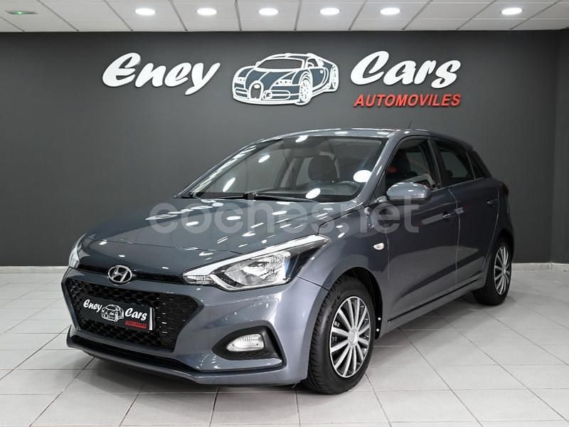 Gris / plata Usado 2020 Hyundai i20 Berlina | 10.995 € (Precio justo) - Imagen 1/4