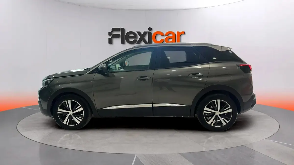 Usado Peugeot 3008 Allure 131 CV (96 kW) 2019 Marrón SUV