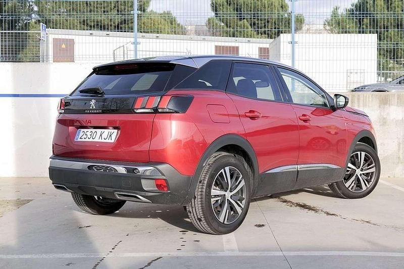 Usado Peugeot 3008 Allure 131 CV (96 kW) 2018 Rojo SUV