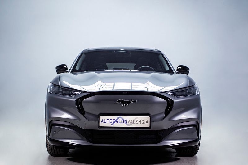 Usado Ford Mustang Mach-E 258 kW (351 CV) 2021 Gris SUV