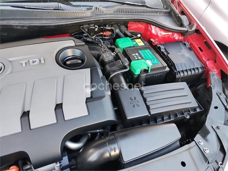 Usado VW Golf VI Sport 105 CV (77 kW) 2010 Rojo Utilitario