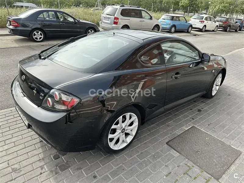 Usado Hyundai Coupé 165 CV (121 kW) 2010 Negro Coupe