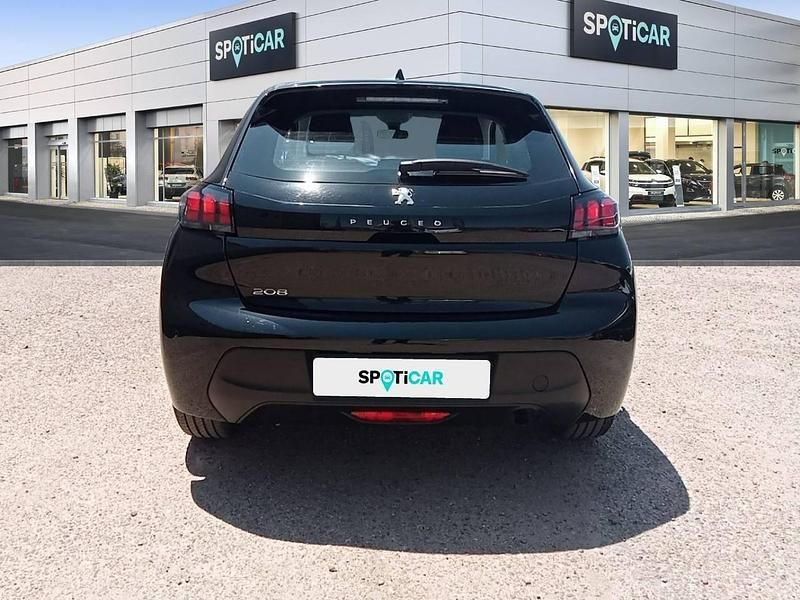 Usado Peugeot 208 Active 100 CV (73 kW) 2022 Negro Utilitario