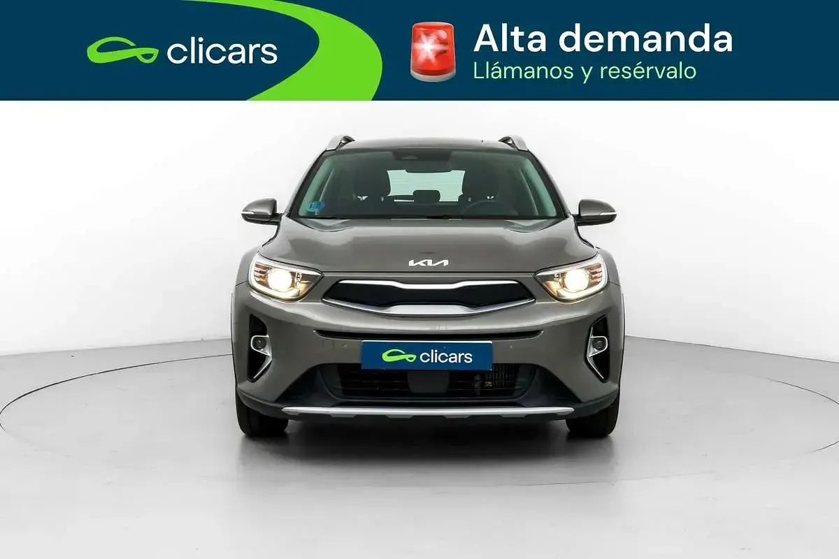 Usado Kia Stonic 120 CV (88 kW) 2023 Verde SUV