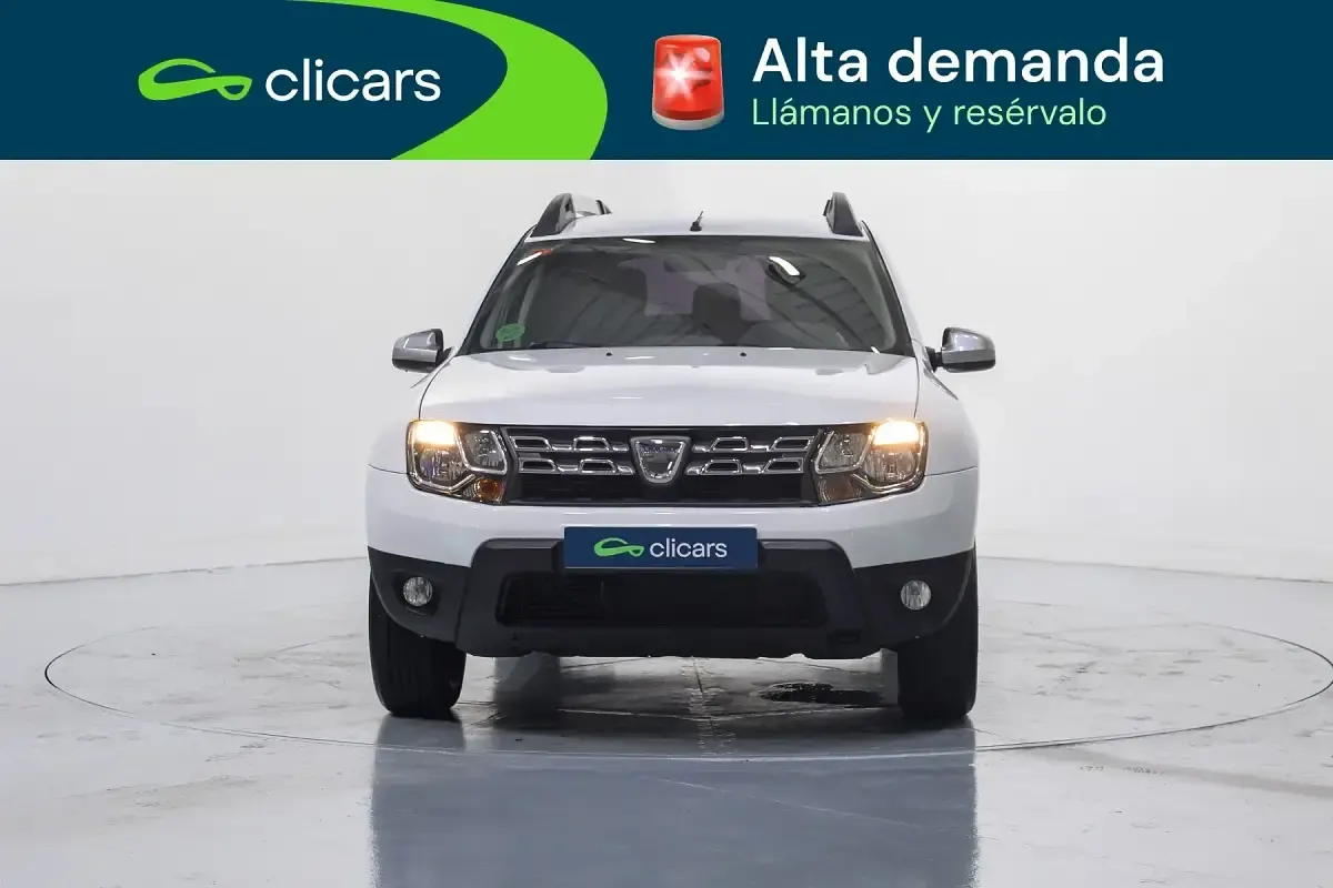 Usado Dacia Duster Lauréate 110 CV (80 kW) 2016 Blanco SUV