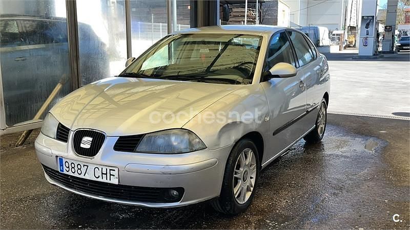 Usado Seat Cordoba Stella 75 CV (55 kW) 2003 Gris / plata Berlina