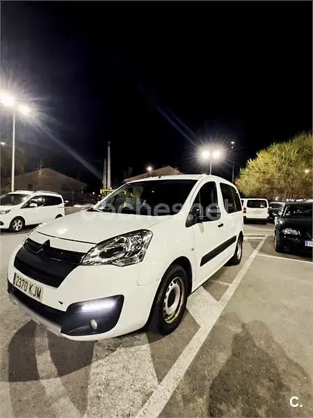 Usado Citroën Berlingo Live 100 CV (73 kW) 2018 Blanco Monovolumen