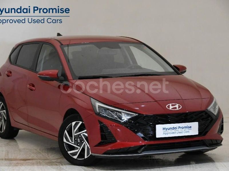Rojo Usado 2024 Hyundai i20 Berlina | 19.900 € (Un poco caro) - Imagen 1/4
