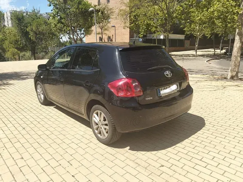 Usado Toyota Auris Active 101 CV (74 kW) 2009 Negro Utilitario