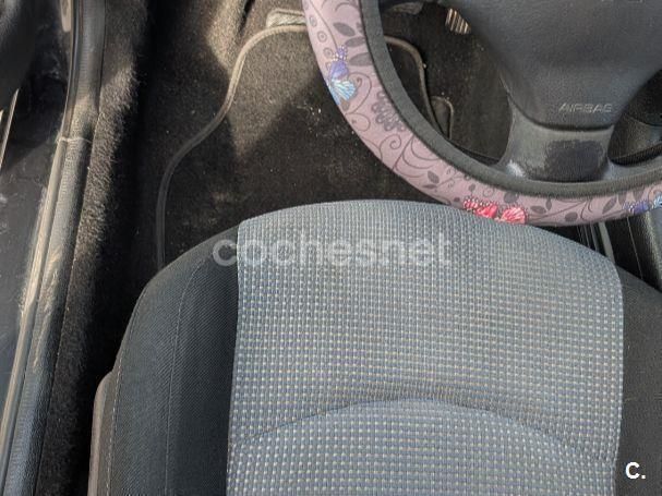 Negro Usado 2004 Peugeot 206 Berlina | 2800 € (Precio justo) - Imagen 1/4