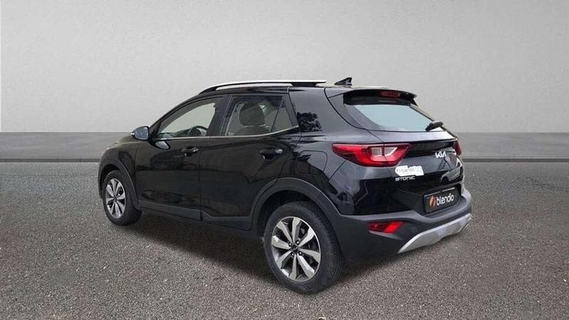 Usado Kia Stonic 84 CV (61 kW) 2023 Negro SUV