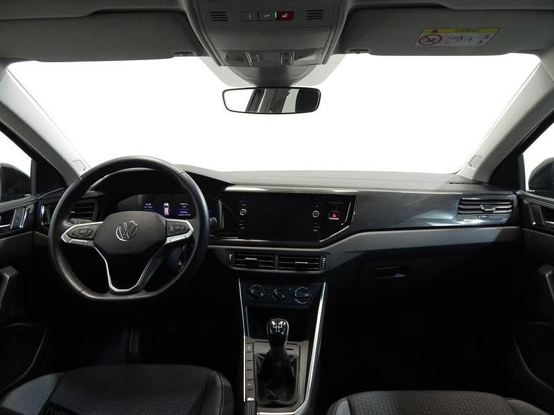 Usado VW Polo 95 CV (69 kW) 2024 Negro Utilitario