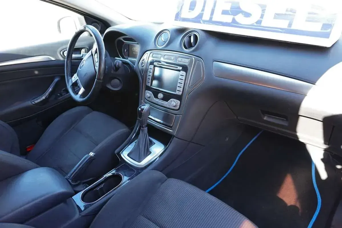 Usado Ford Mondeo Titanium 140 CV (102 kW) 2010 Negro Berlina