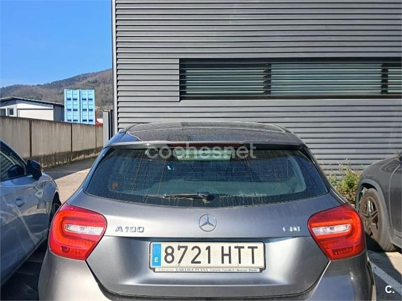 Usado Mercedes A180 Style 109 CV (80 kW) 2013 Gris / plata Berlina