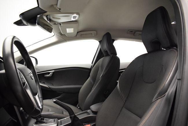 Begagnad Volvo V40 CC 120 HK (88 kW) 2018 Grå Kombi