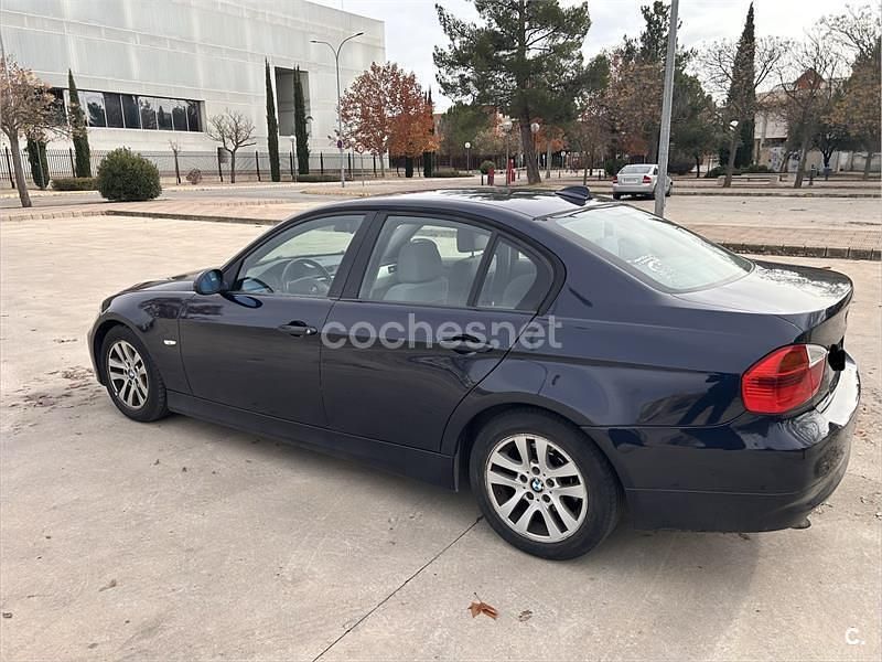 Usado BMW 318 122 CV (89 kW) 2006 Azul Berlina