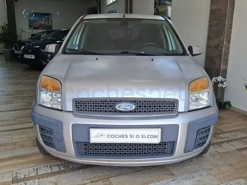 Usado Ford Fusion Ambiente 80 CV (58 kW) 2008 Gris / plata Utilitario