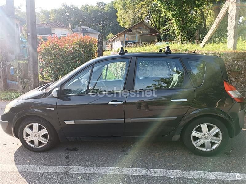 Usado Renault Scénic II Dynamique 130 CV (95 kW) 2005 Negro Monovolumen