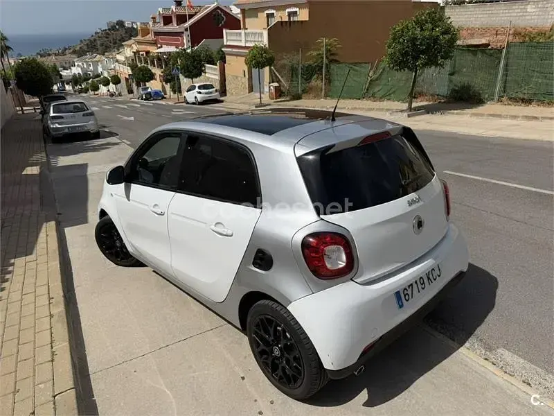 Usado Smart ForFour Passion 90 CV (66 kW) 2017 Blanco Utilitario