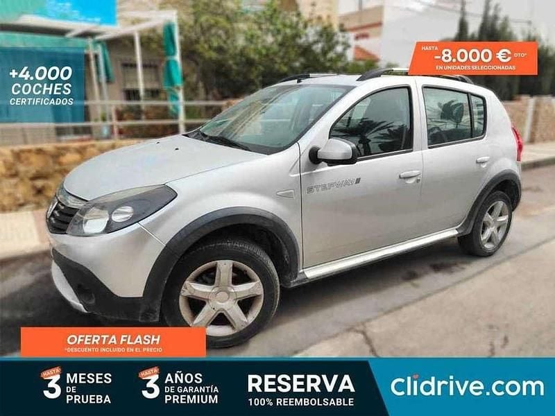 Usado Dacia Sandero Stepway 84 CV (61 kW) 2012 Gris Utilitario