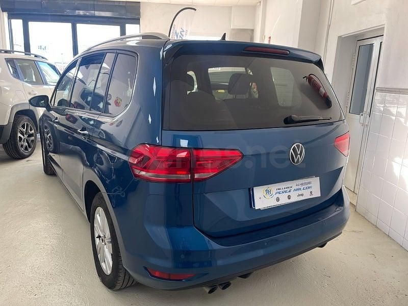 Usado VW Touran Advance 150 CV (110 kW) 2020 Azul Monovolumen