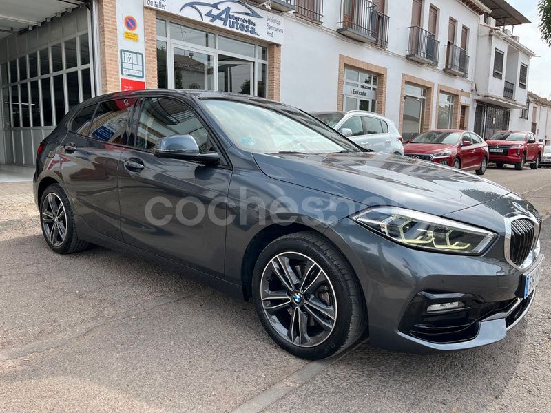 Gris Usado 2021 BMW 116 Sport Line Utilitario | 20.600 € (Precio justo) - Imagen 1/4