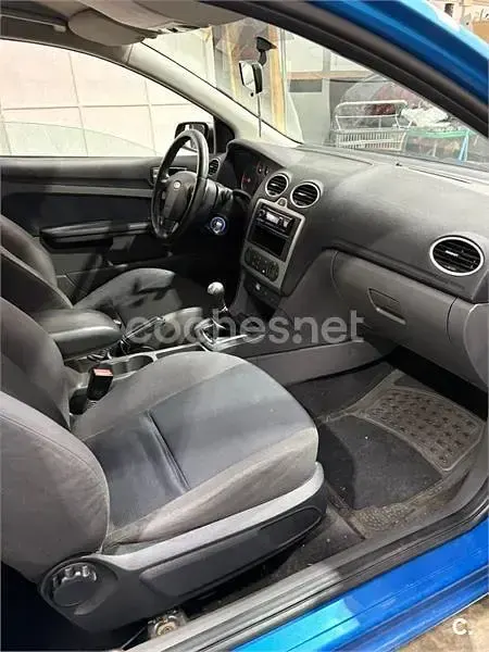 Usado Ford Focus Trend 115 CV (84 kW) 2006 Azul Berlina