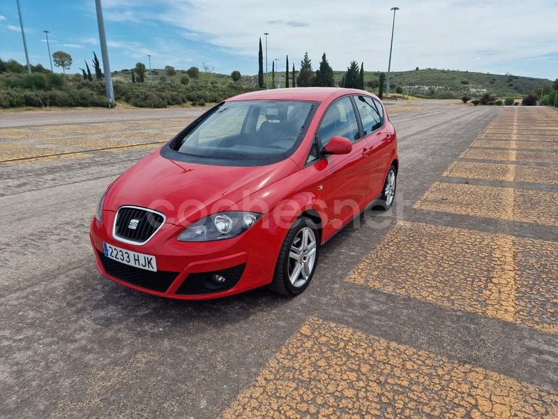 Rojo Usado 2012 Seat Altea Style Monovolumen | 6499 € (Un poco caro) - Imagen 1/4