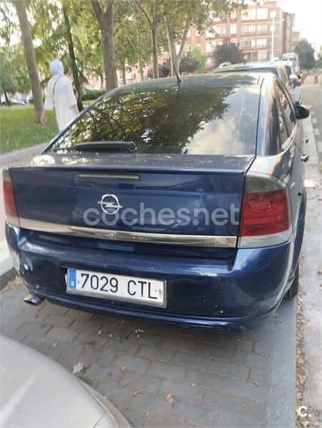 Usado Opel Vectra Club 122 CV (89 kW) 2004 Azul Berlina