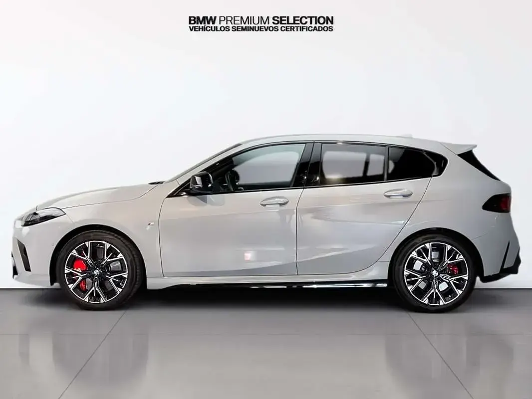Usado BMW M135 Shadowline 300 CV (220 kW) 2025 Utilitario