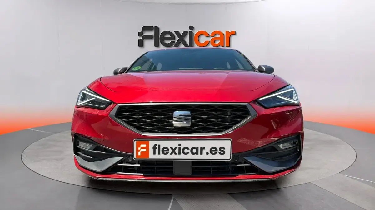 Usado Seat Leon FR 150 CV (110 kW) 2024 Rojo Berlina