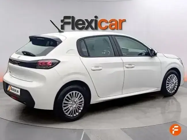 Usado Peugeot 208 Active 100 CV (73 kW) 2021 Blanco Utilitario
