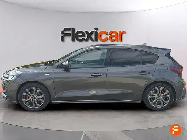 Usado Ford Focus ST-Line 125 CV (91 kW) 2022 Gris Berlina