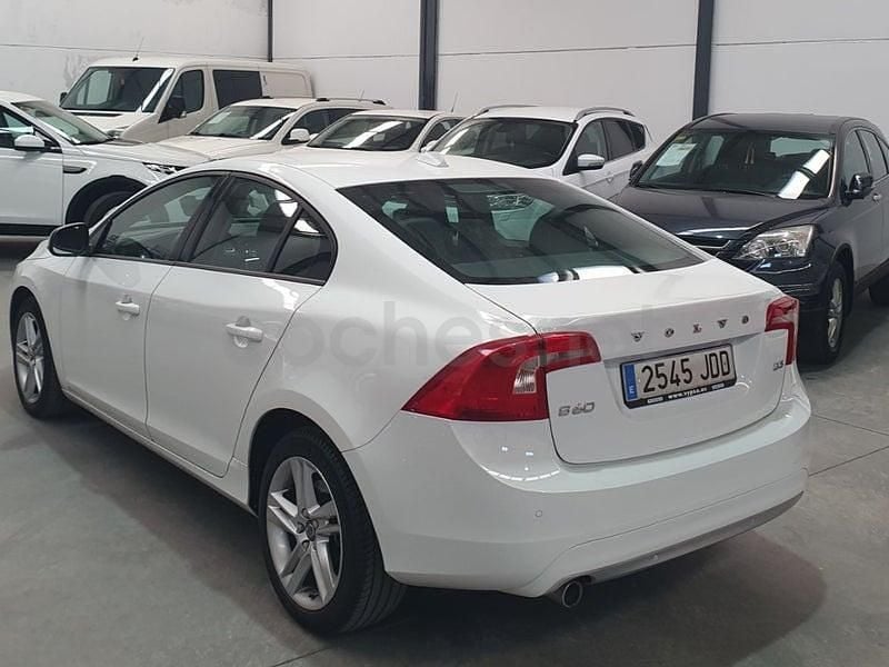 Usado Volvo S60 R-Design Momentum 150 CV (110 kW) 2015 Blanco Berlina