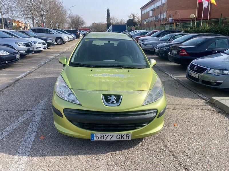 Usado Peugeot 207 75 CV (55 kW) 2009 Verde Familiar