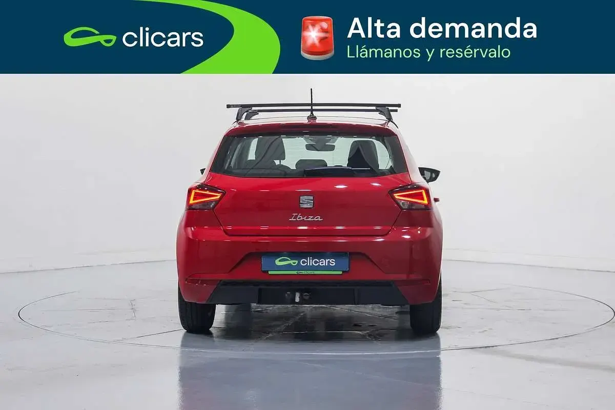 Usado Seat Ibiza Style 110 CV (80 kW) 2022 Rojo Utilitario